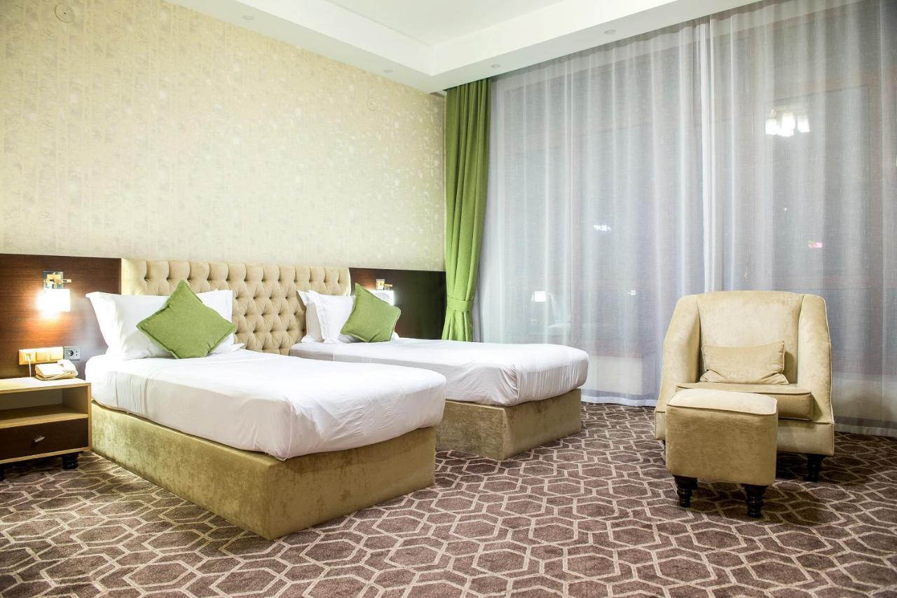Megapolis Hotel Σιμκέντ Εξωτερικό φωτογραφία