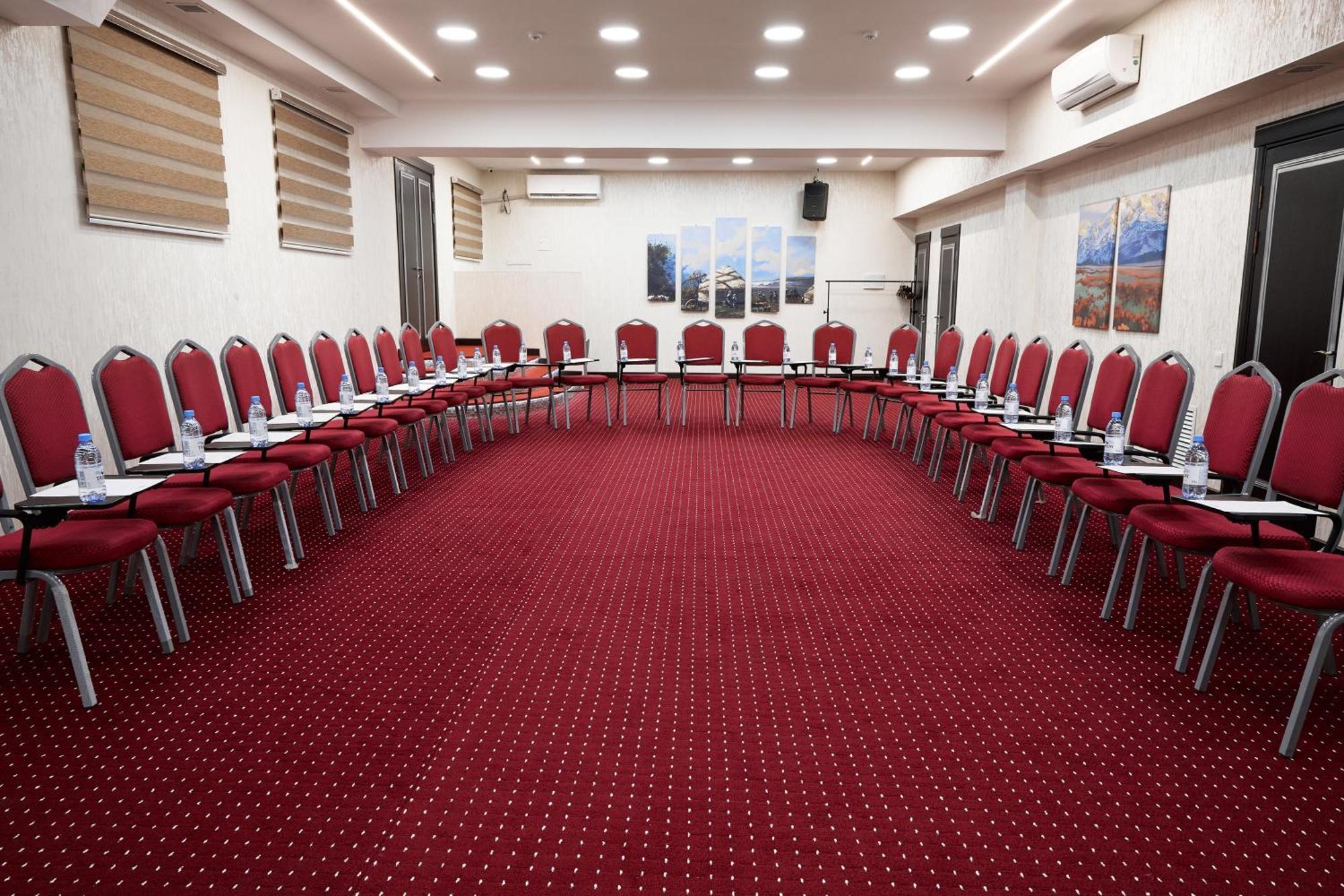 Megapolis Hotel Σιμκέντ Εξωτερικό φωτογραφία