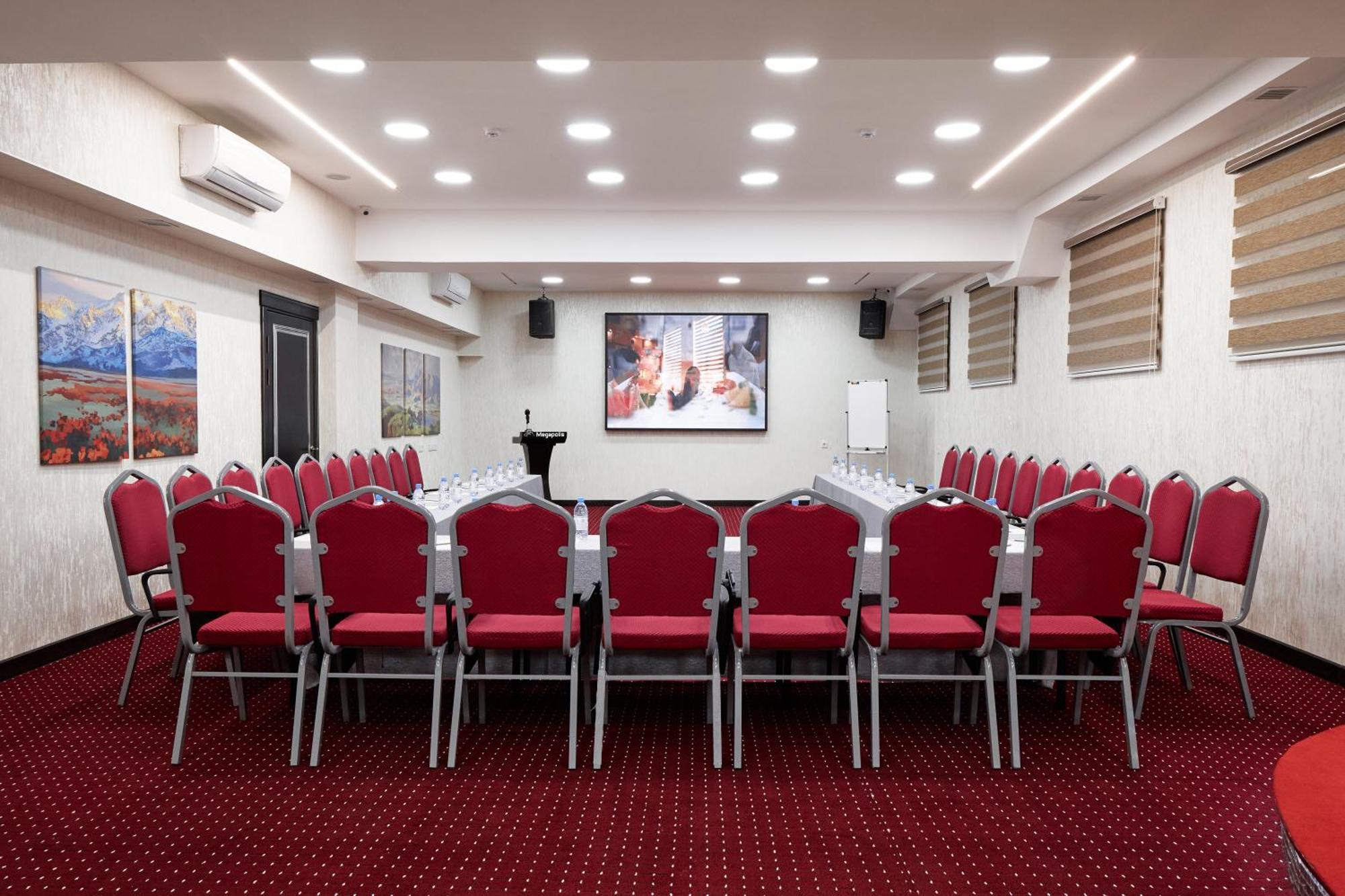 Megapolis Hotel Σιμκέντ Εξωτερικό φωτογραφία