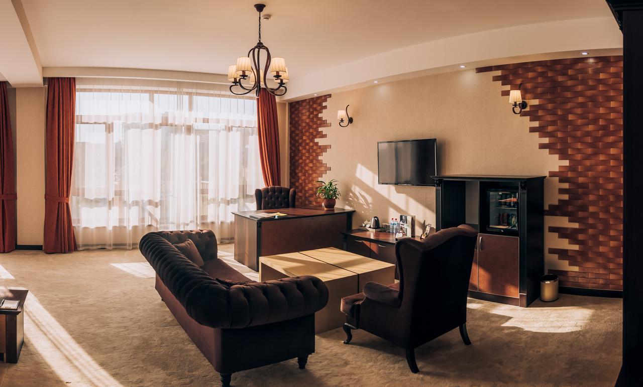Megapolis Hotel Σιμκέντ Εξωτερικό φωτογραφία