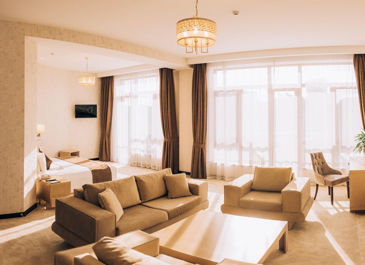 Megapolis Hotel Σιμκέντ Εξωτερικό φωτογραφία