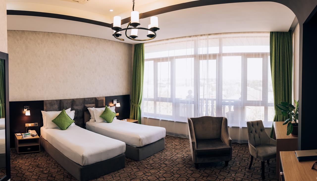 Megapolis Hotel Σιμκέντ Εξωτερικό φωτογραφία