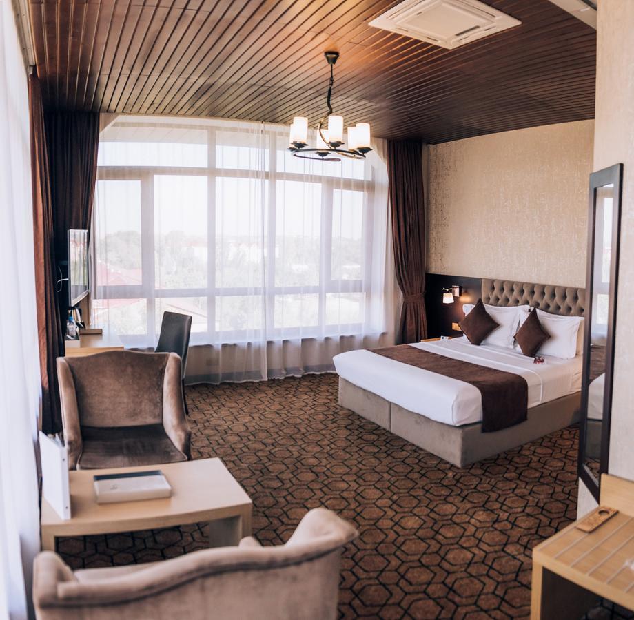 Megapolis Hotel Σιμκέντ Εξωτερικό φωτογραφία