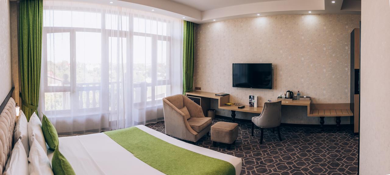Megapolis Hotel Σιμκέντ Εξωτερικό φωτογραφία