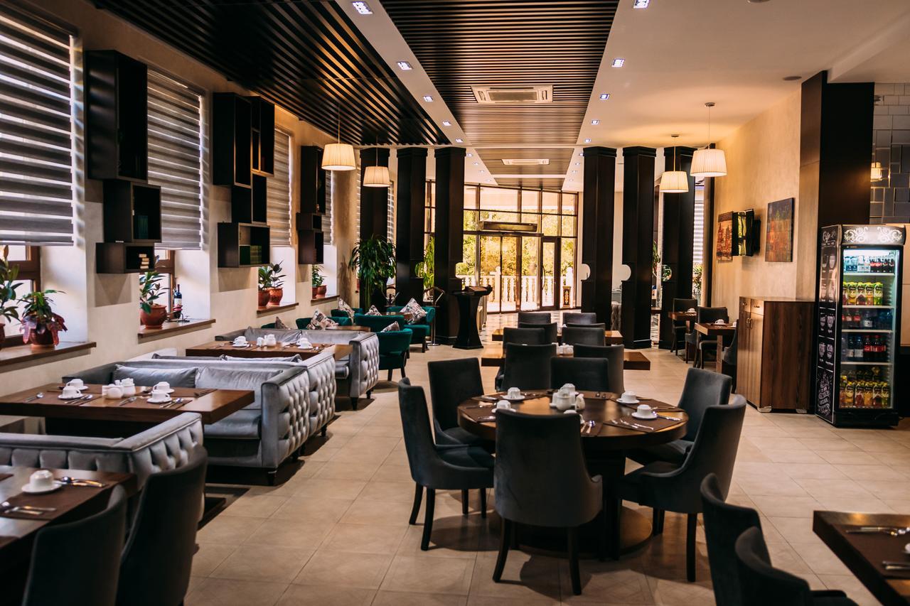 Megapolis Hotel Σιμκέντ Εξωτερικό φωτογραφία