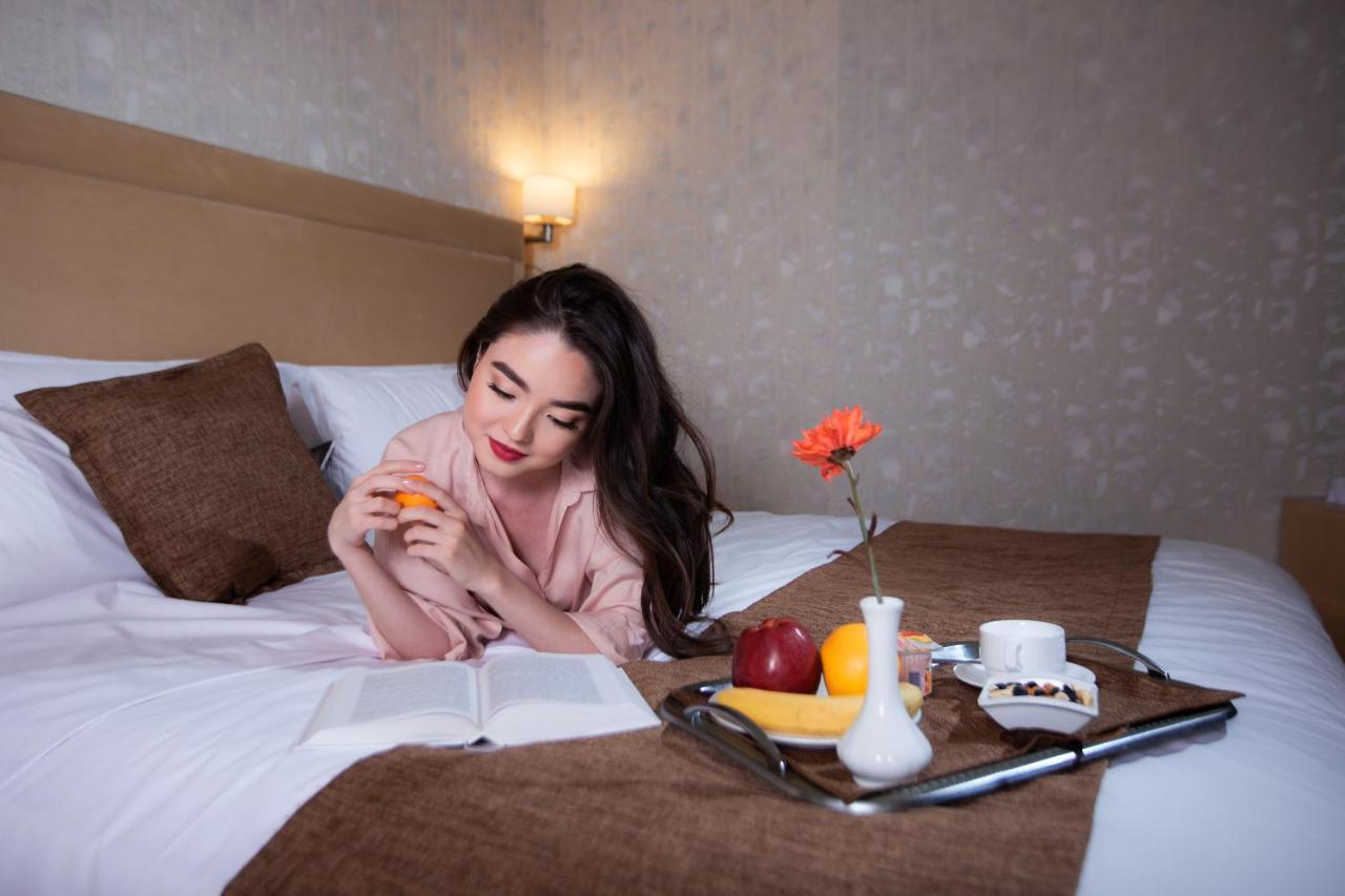 Megapolis Hotel Σιμκέντ Εξωτερικό φωτογραφία