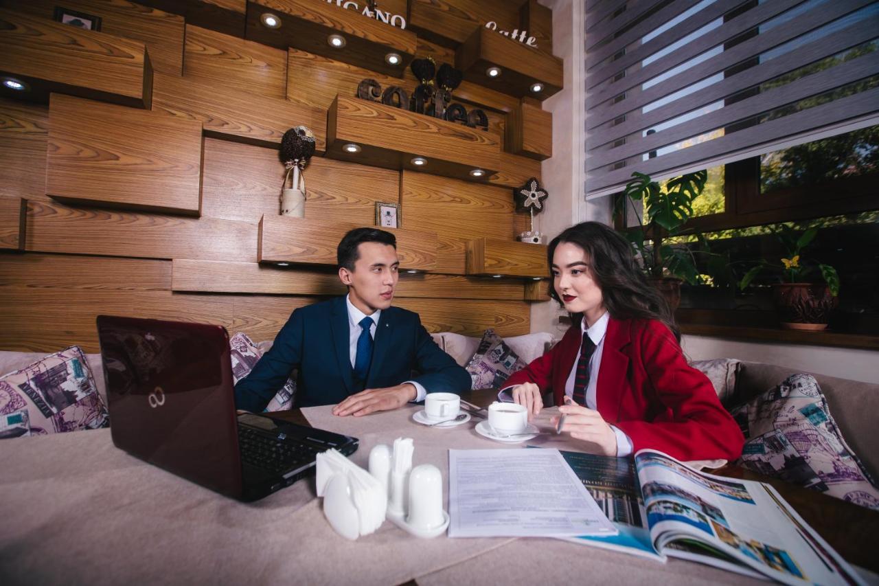 Megapolis Hotel Σιμκέντ Εξωτερικό φωτογραφία