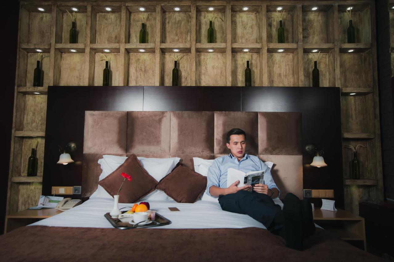 Megapolis Hotel Σιμκέντ Εξωτερικό φωτογραφία