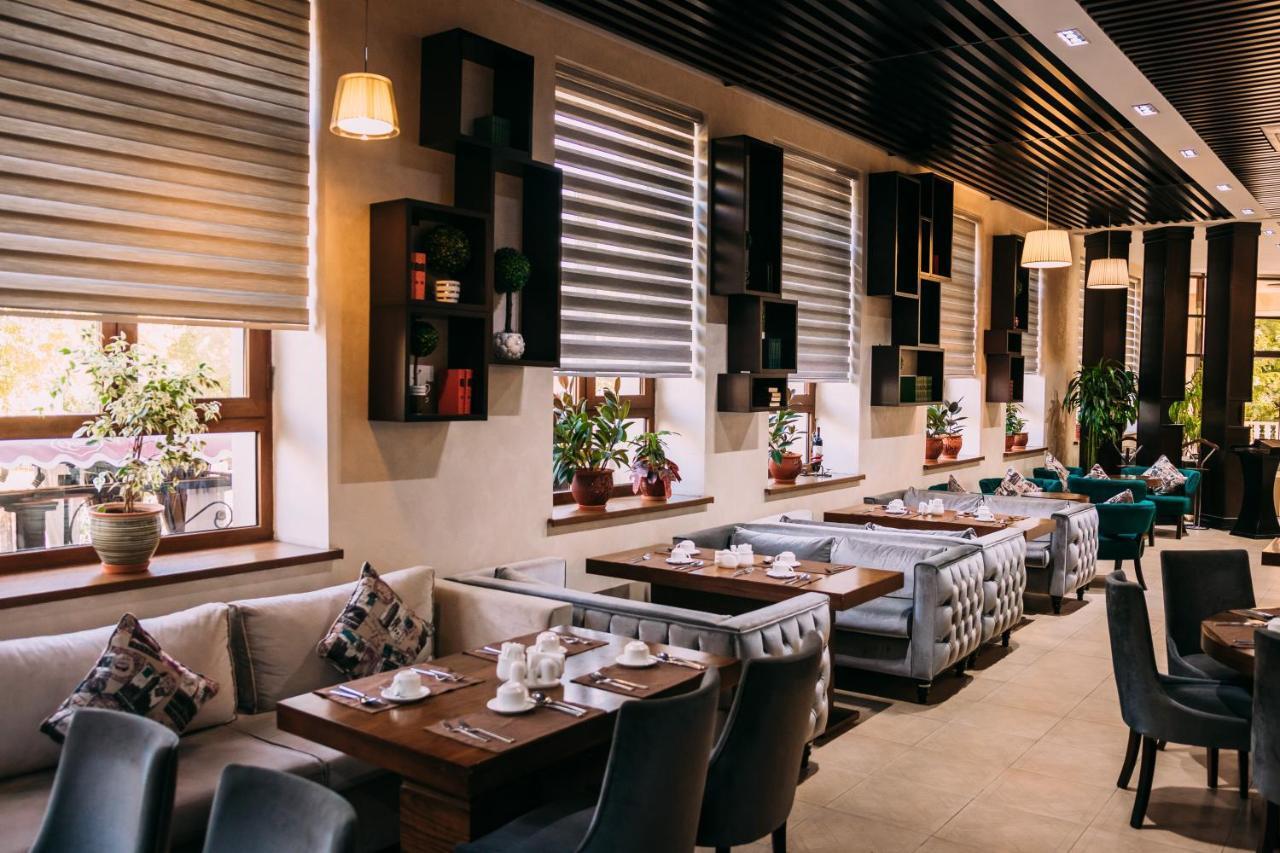 Megapolis Hotel Σιμκέντ Εξωτερικό φωτογραφία