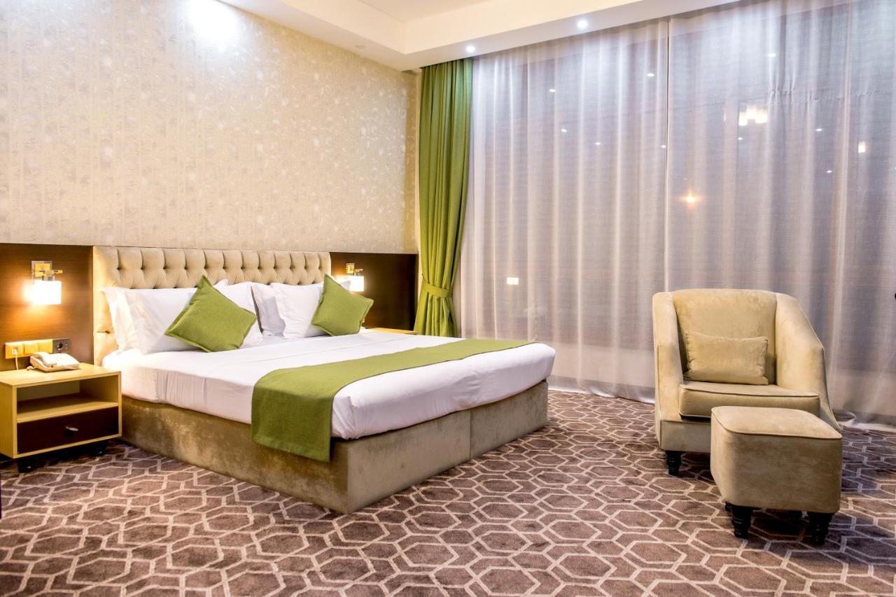 Megapolis Hotel Σιμκέντ Εξωτερικό φωτογραφία